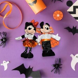 Disney Minnie and Mickey halloween decor